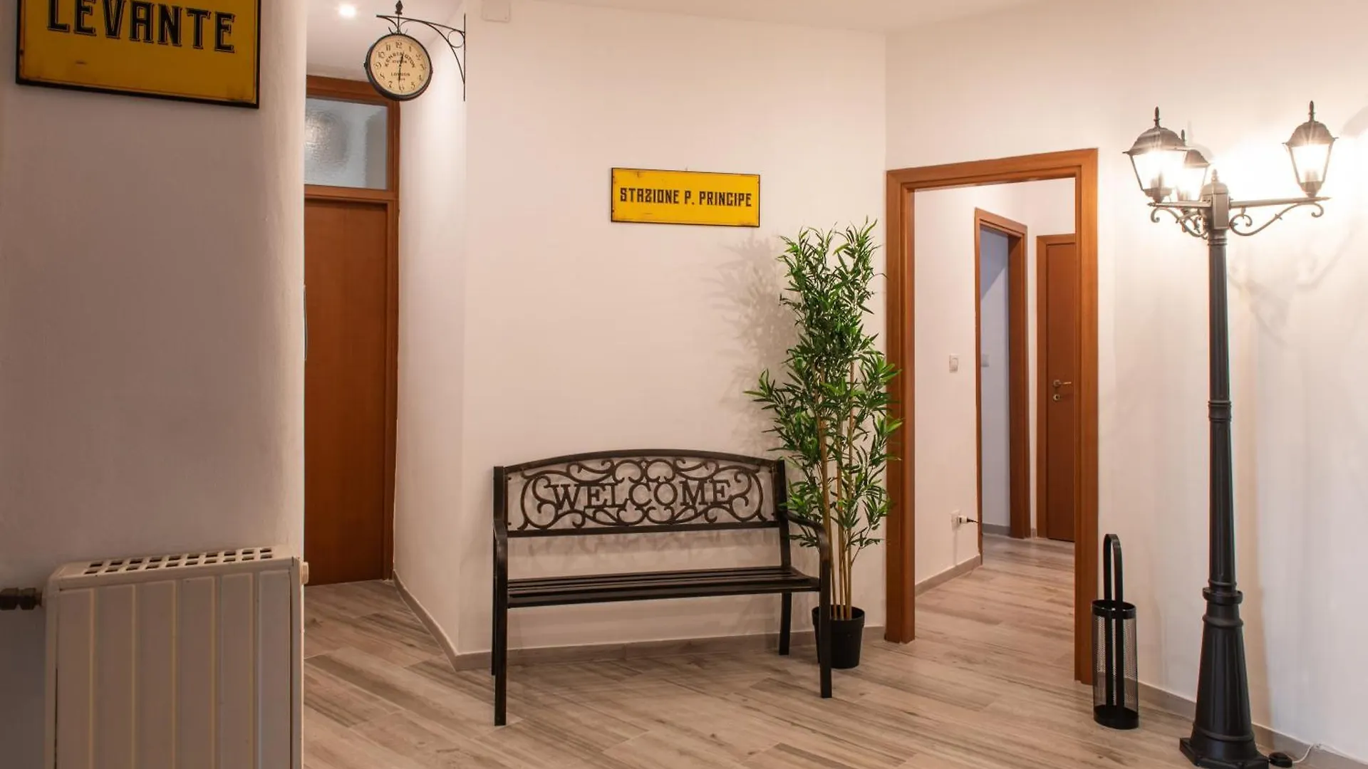 Guest house Stazione Piazza Principe - Affittacamere In Centro Citta Genoa